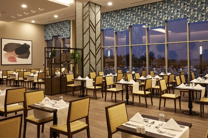 DUB_20_129_-_Main_restaurant_(800x533).jpg