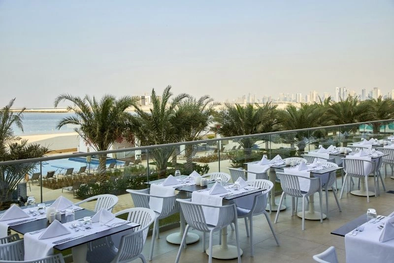 DUB_20_074_-_Main_restaurant_terrace_(800x534).jpg