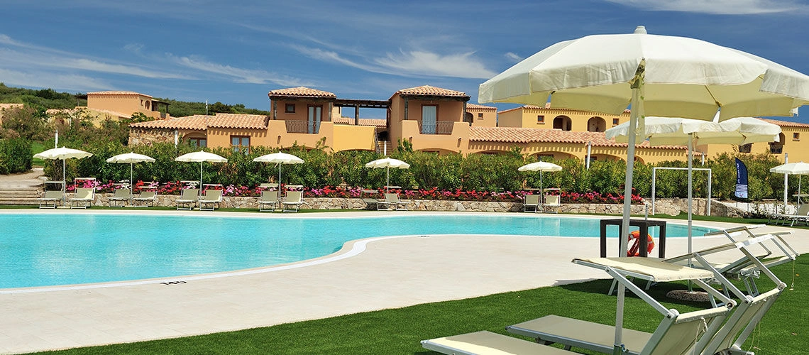 3_piscine_kappa_club_janna_e_sol.jpg