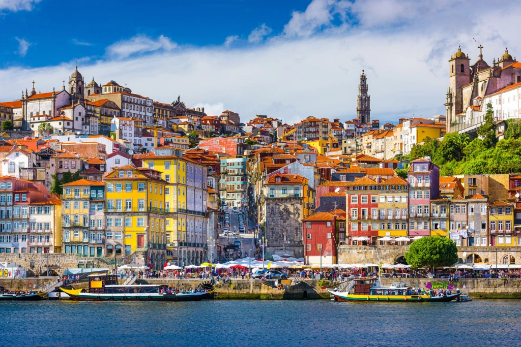 AdobeStock_79650880_Porto.jpeg
