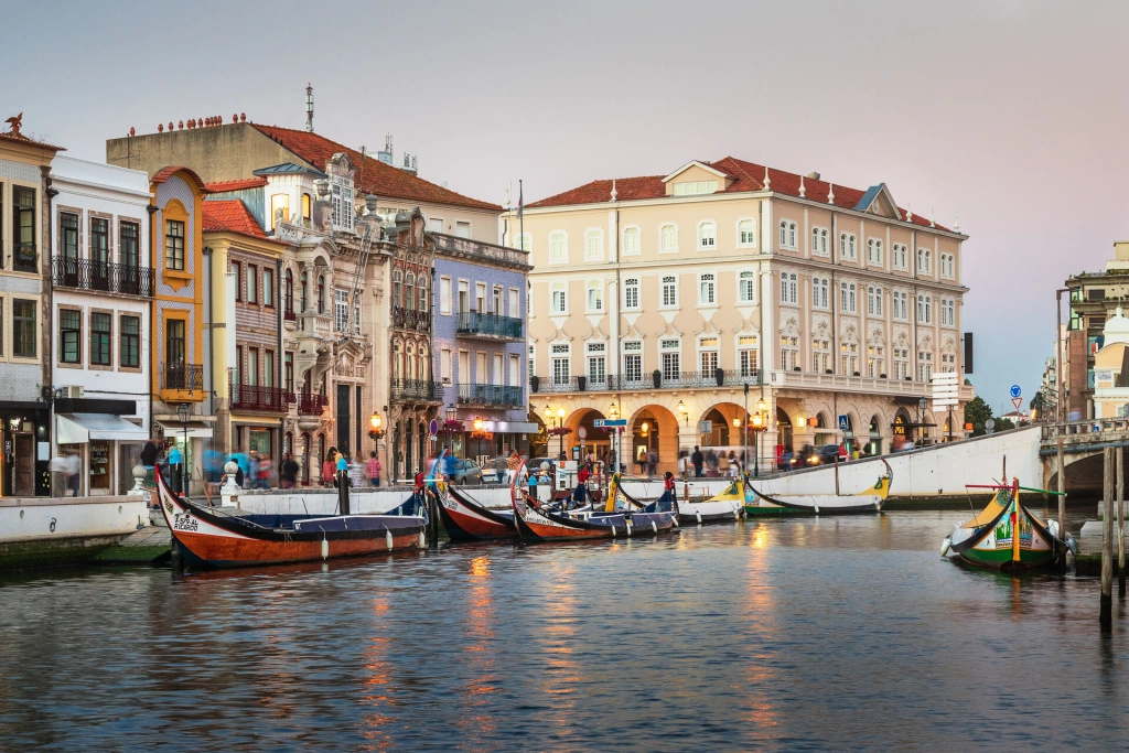 AdobeStock_227836949_Aveiro.jpeg