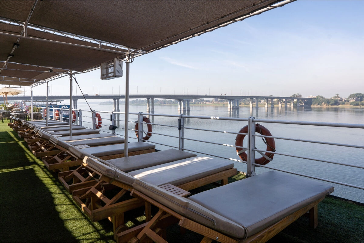 sundeck_1.jpg