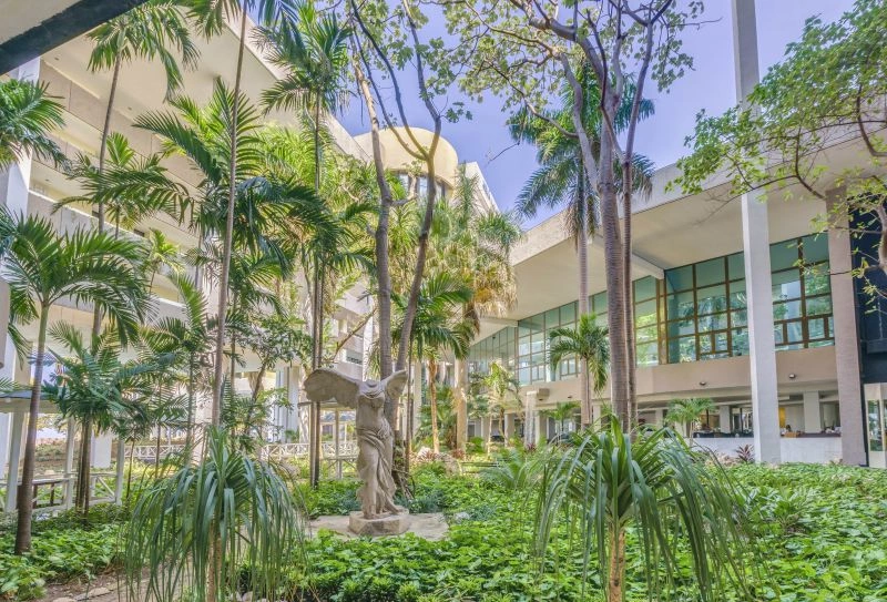 010MeliaHabana-Garden.jpg