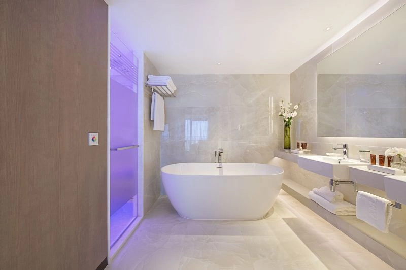 AmathusBeachHotel-_LuxurySuite04.jpg