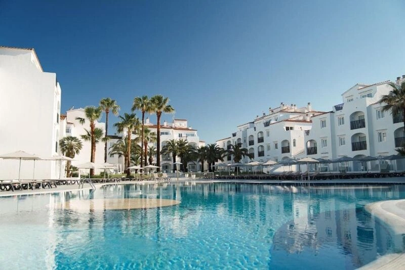 Fergus style Carema Beach 4*
