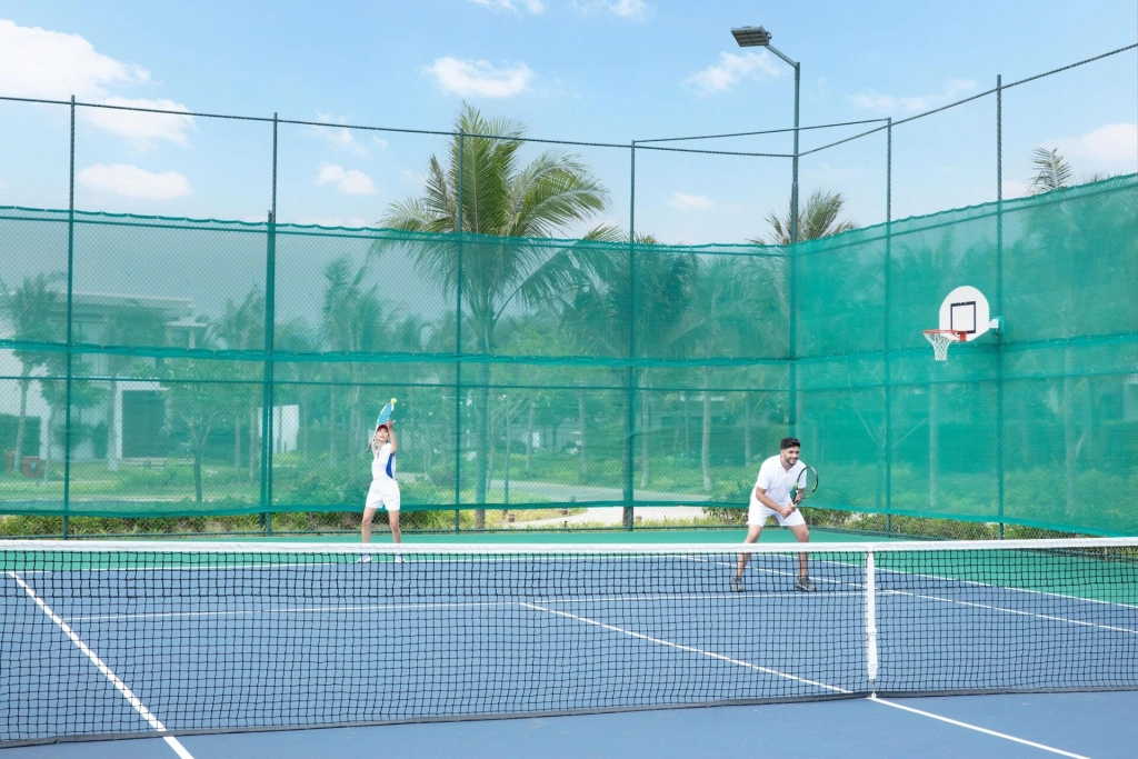 Melia_Ho_Tram_Willow_Sports_Court.JPG