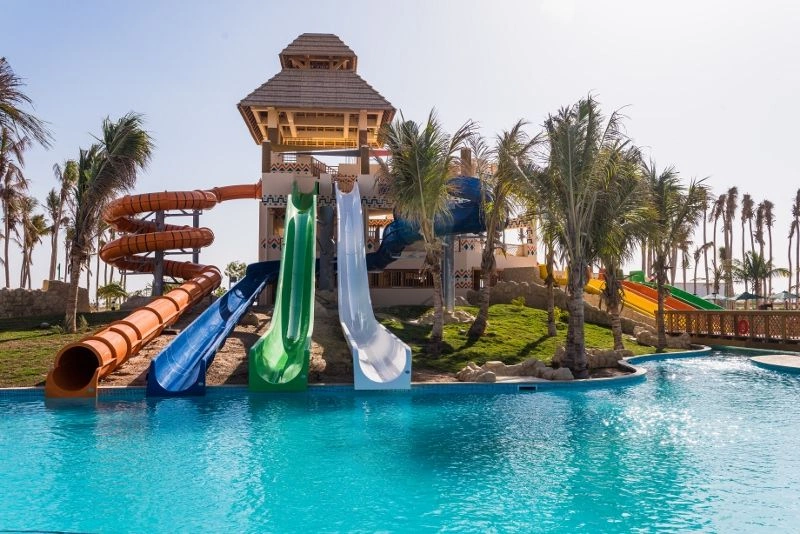 Hawana_Salalah_Aqua_Park_Juweira_Hotel_Fanar_Oman_(800x534).jpg