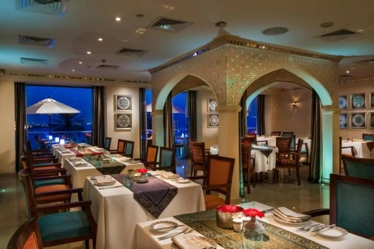 crowne-plaza-muscat-3907828558-3x2.jpg