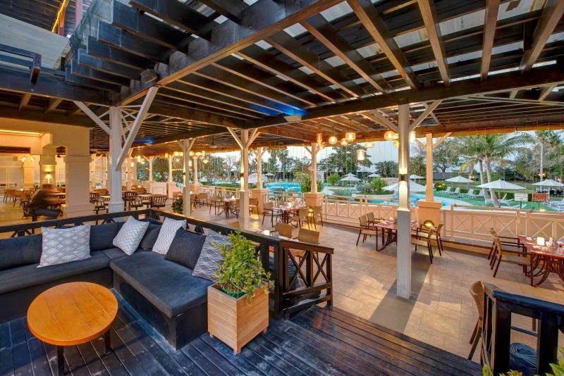 Outdoor_Dining_Area2.jpg