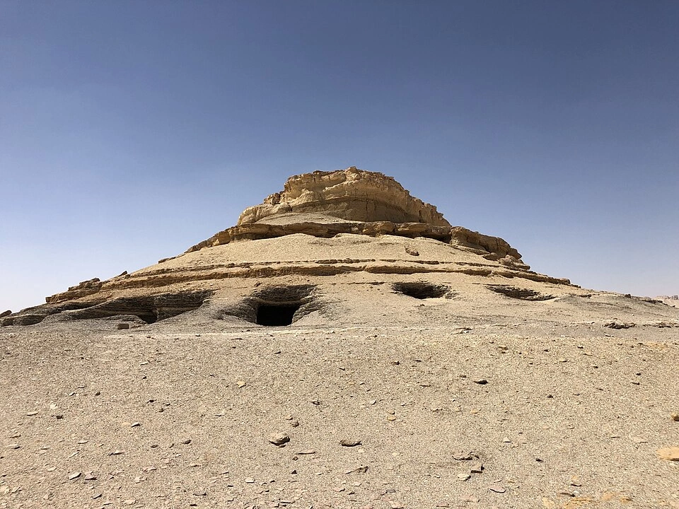 el_mozawaka_tombs_and_around_102.jpg