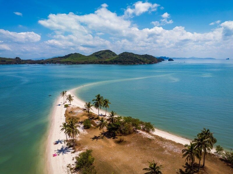 Koh_Yao_Yai_AdobeStock_856740547.jpg
