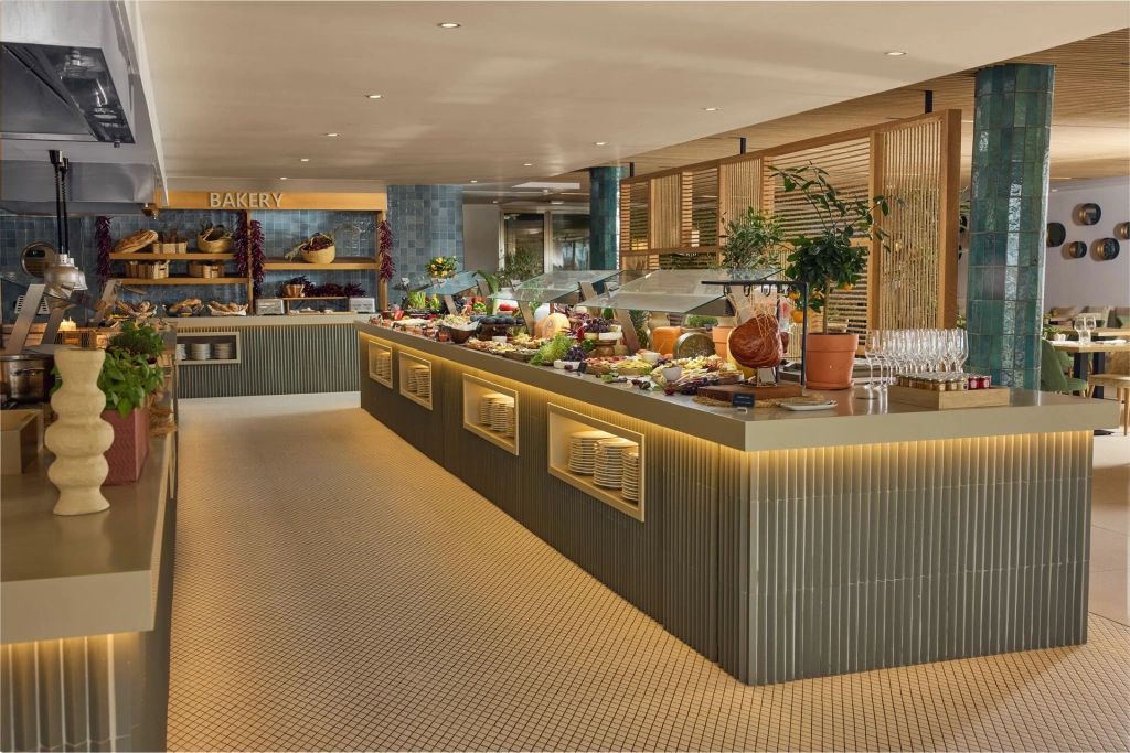 Club-Cala-San-Miguel-Dinner-Buffet.jpg