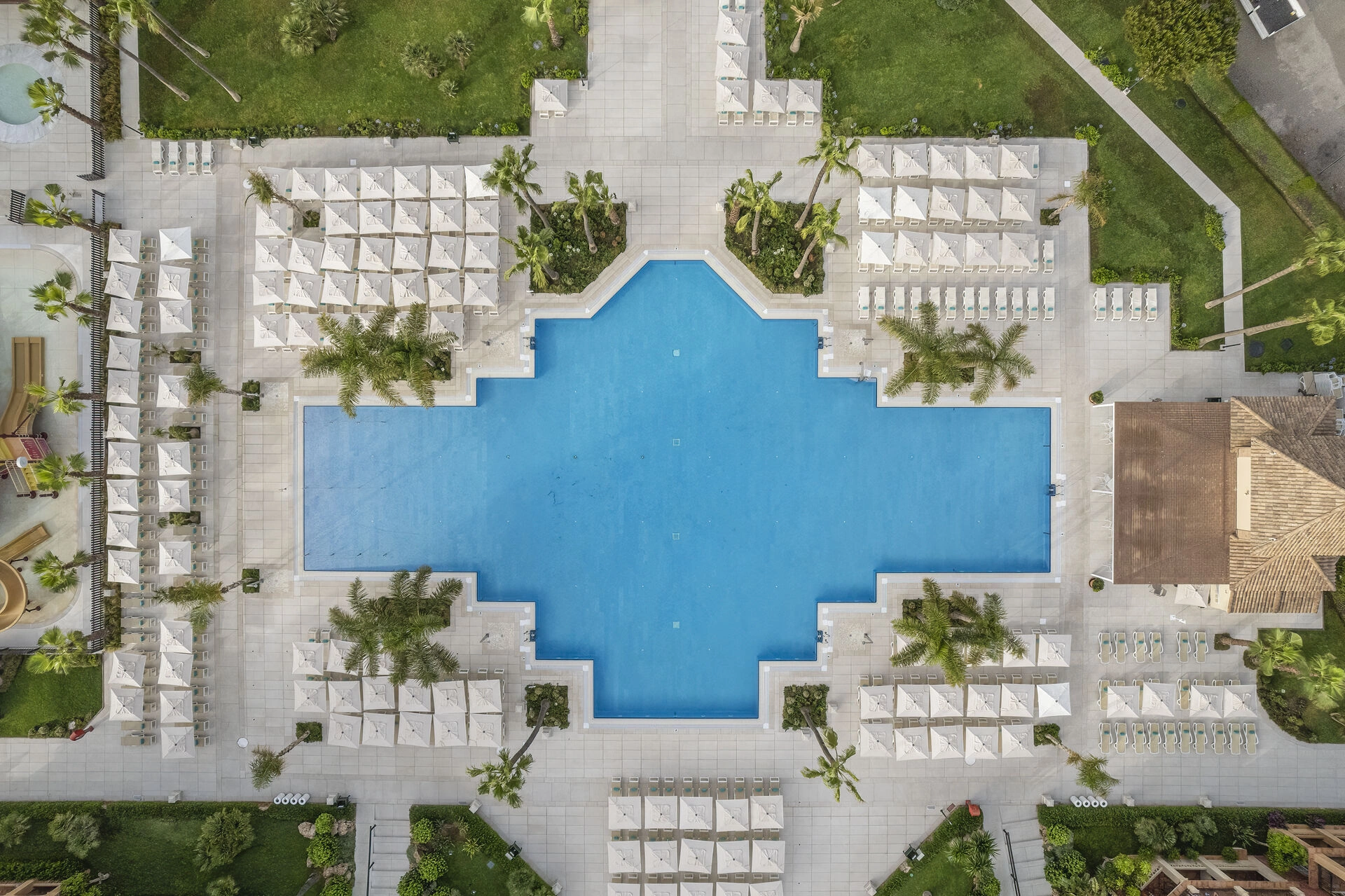 IBSTAR_MAP_IBE_POOL_POOL_D2206_003.jpg
