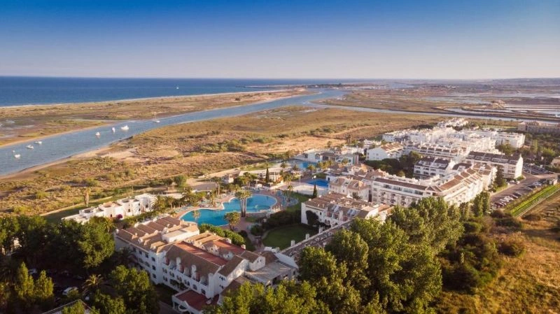 Golden Club Cabanas 3*