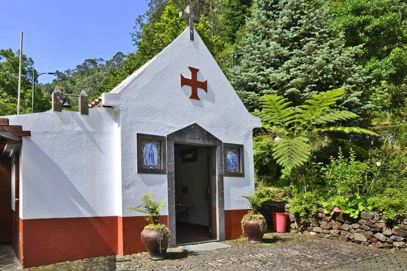 Eglise_Ribeiro_frio_AdobeStock_226292297.jpg