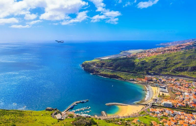 Madere_Machico_AdobeStock_198872999.jpg