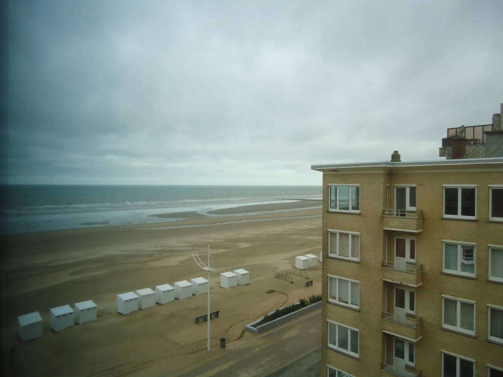 Appartement 1 chambre, vue latérale sur mer à Saint-Idesbald