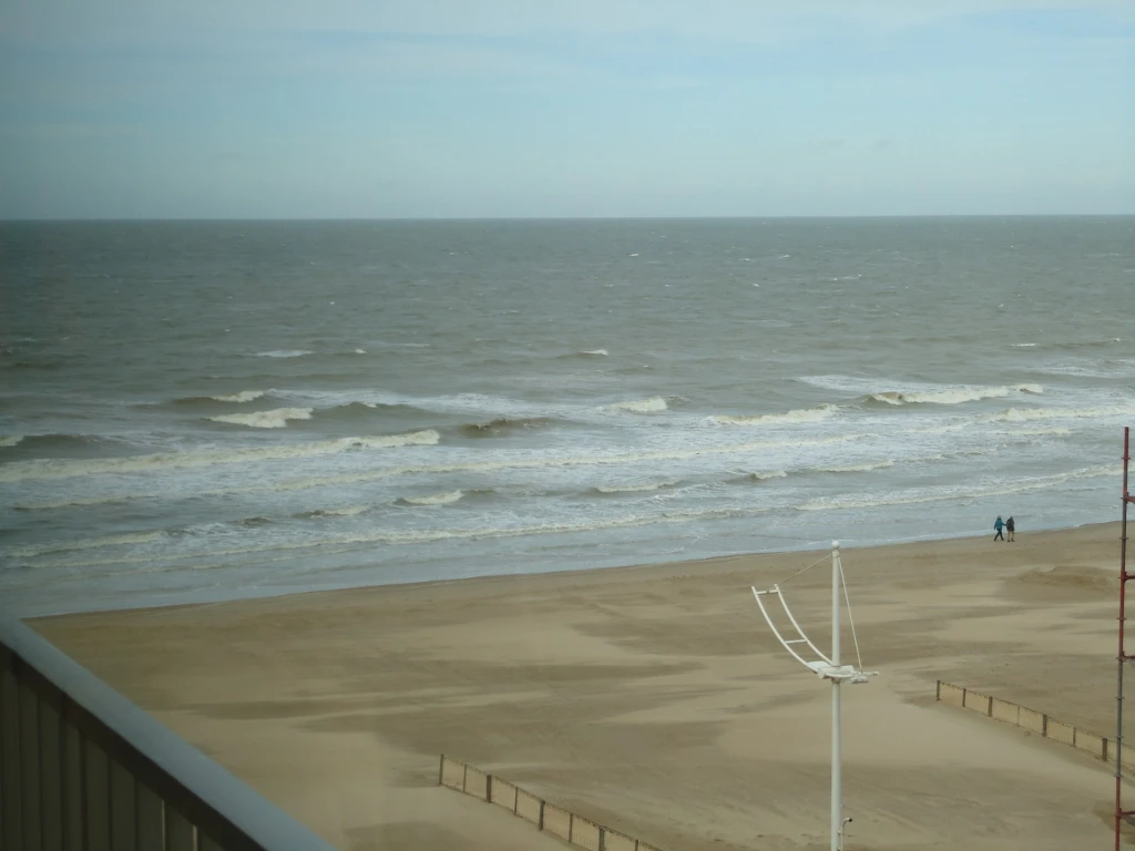 Appartement 1 chambre, vue latérale sur mer à Saint-Idesbald