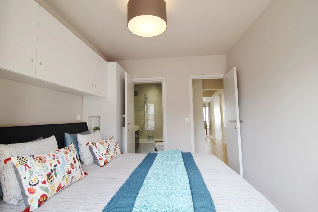 Knokke 1. Superbe appartement rénové, terrasse vue mer, parking
