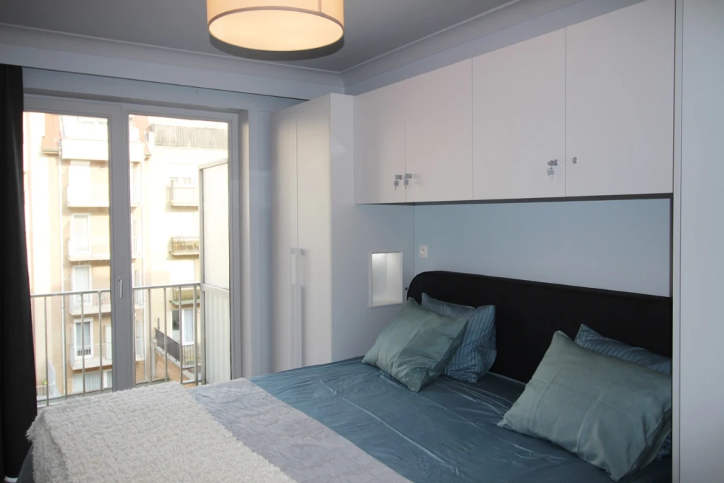 Knokke 2. Superbe appartement rénové, terrasse vue mer, parking