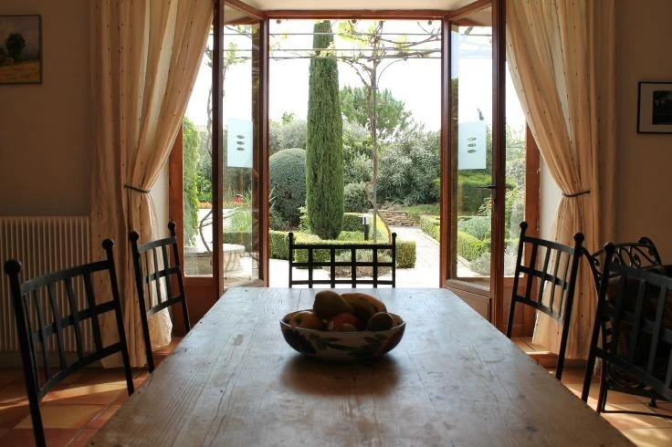 Jolie maison de charme avec jardin à l'anglaise et piscine