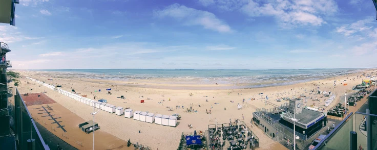 BELLE VUE. APPARTEMENT RENOVÉ AVEC VUE FRONTALE SUR MER ! TOP!