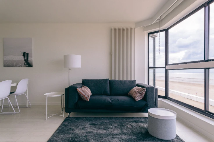 NOUVEAUX ! SUPERBE STUDIO RÉNOVÉ AVEC VUE FRONTALE SUR MER! TOP!