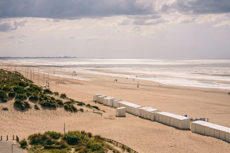 NOUVEAUX ! SUPERBE STUDIO RÉNOVÉ AVEC VUE FRONTALE SUR MER! TOP!
