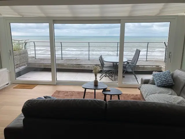 Penthouse de luxe à louer sur la digue à Nieuwpoort.  PRIX TOUT COMPRIS  (GARAGE, FRAIS)