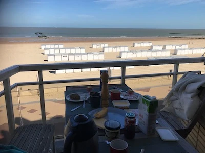 Appartement près du casino sur la digue, vue frontale sur la mer pour 10p