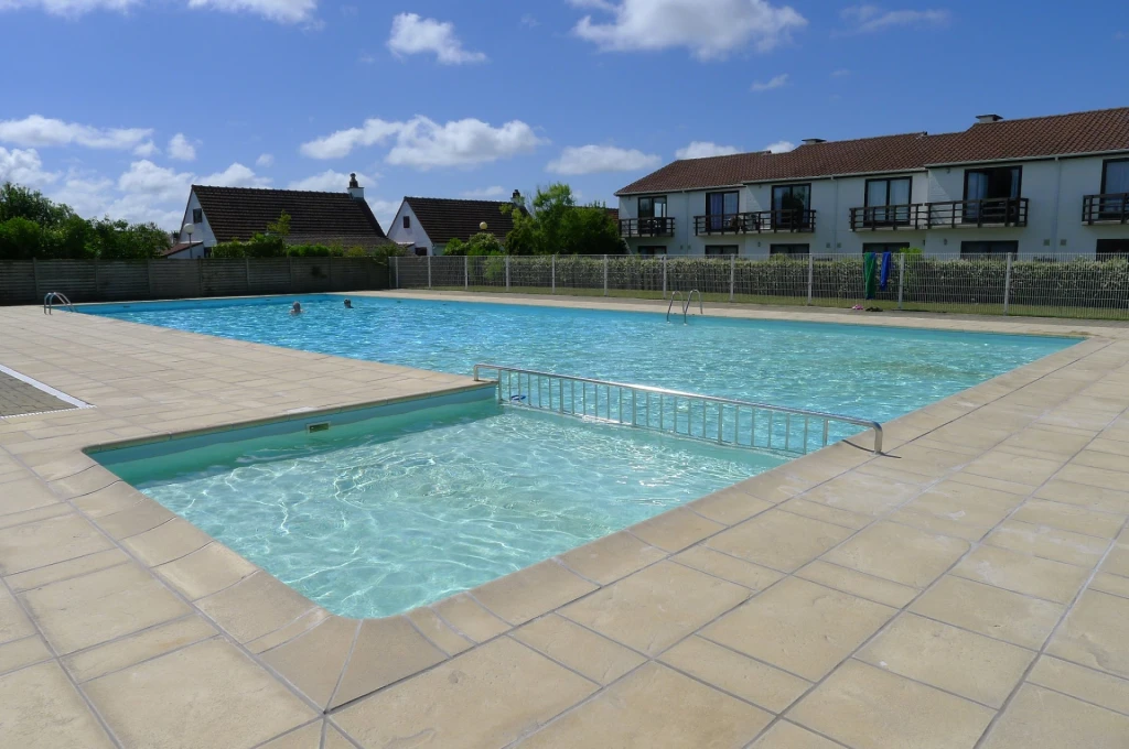Pensez à vos vacances ou we dans adorable maison de vacances à la côte belge avec piscine, tennis