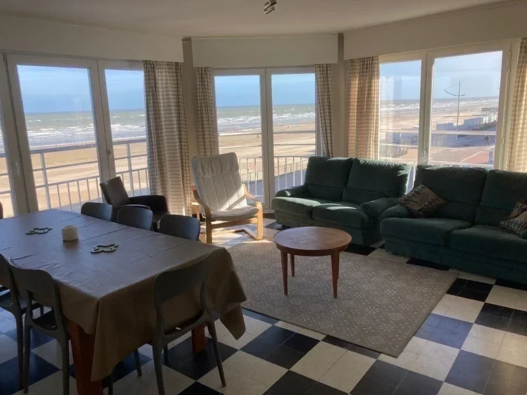 Bel appartement d’angle sur la digue