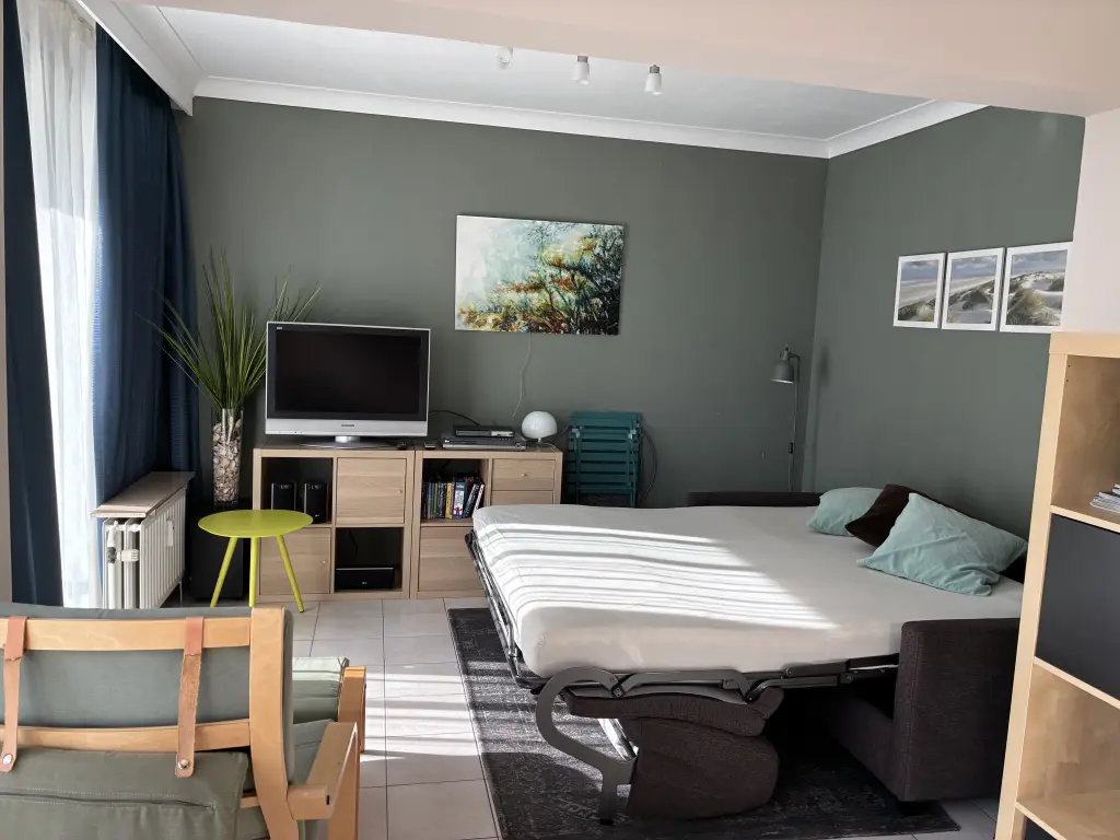 De Panne studio calme avec vue latérale sur la mer + 2 velos à votre disposition, emplacement voiture