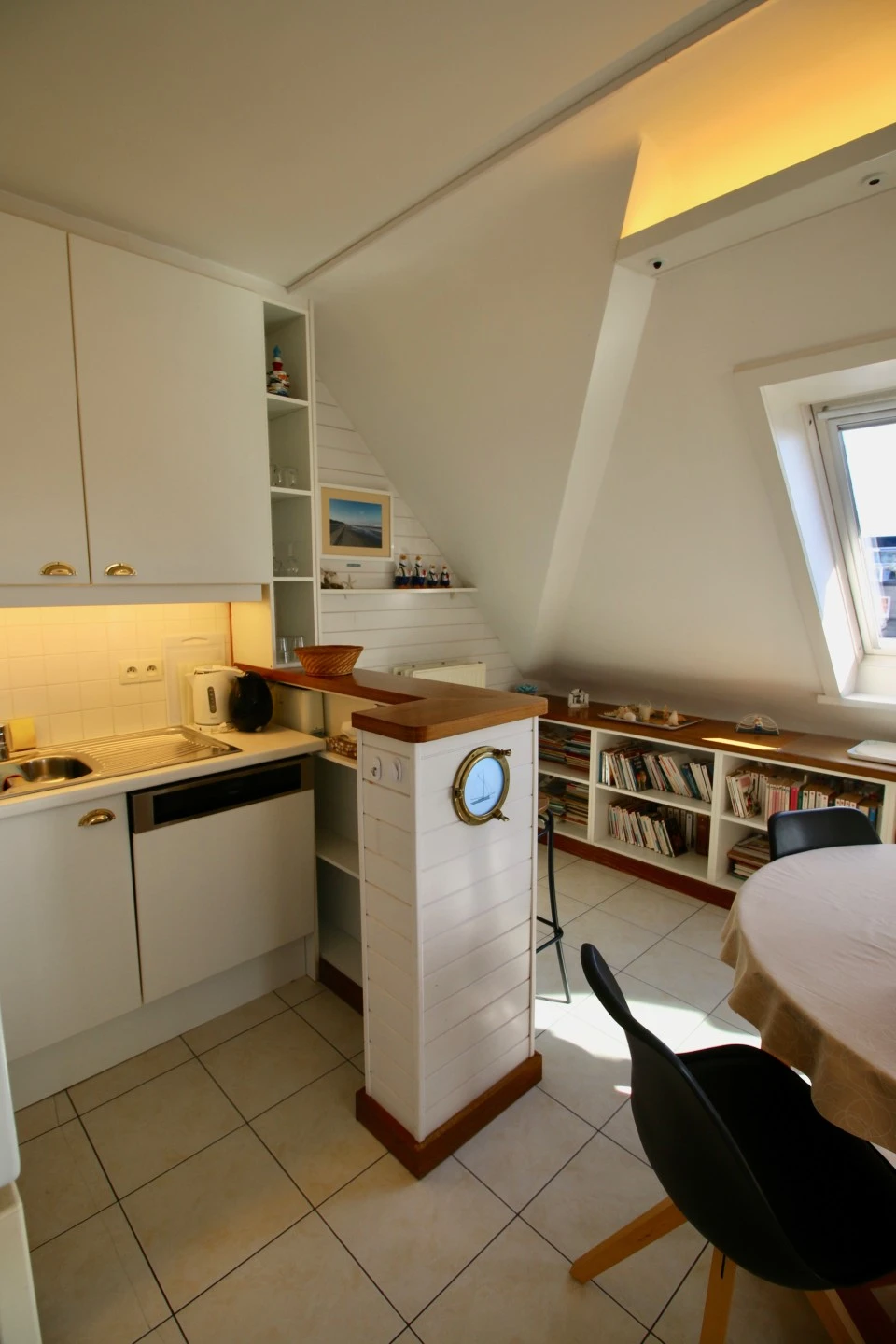 Superbe appartement Vivaldi 2ème étage, 2ch. à 200m de la mer à KOKSIJDE