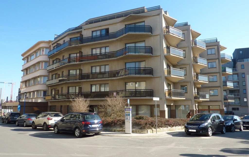 Appartement à Albert Elisabeth / 1