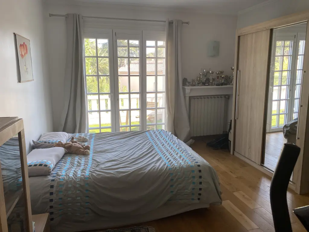 Saint Raphael - villa meublée avec piscine chauffée - location mensuelle (8mois)