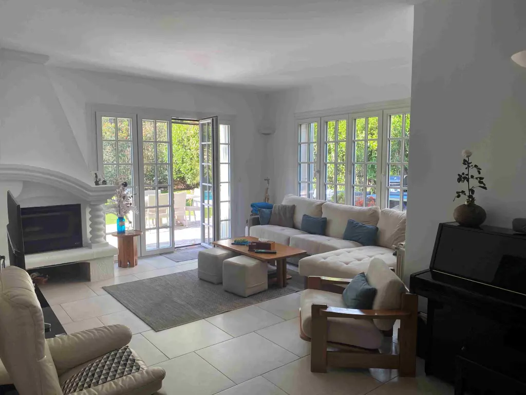 Saint Raphael - villa meublée avec piscine chauffée - location mensuelle (8mois)
