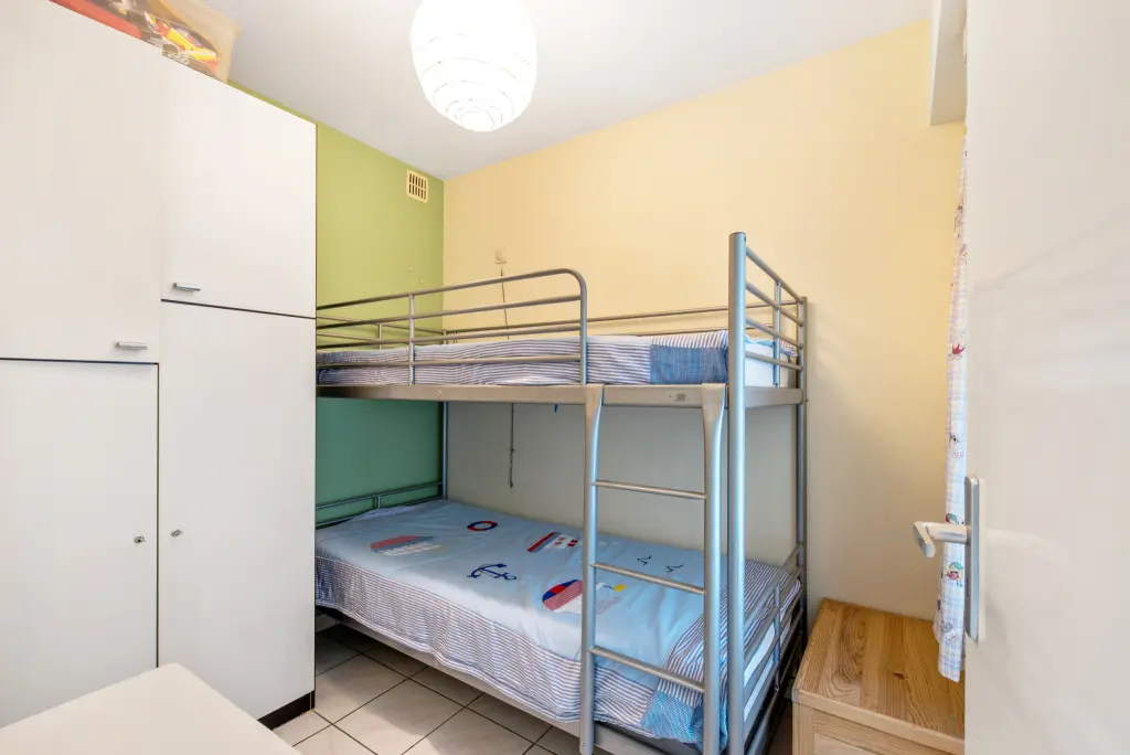 à LOUER Appartement 3 chambres- belle vue latérale sur mer 