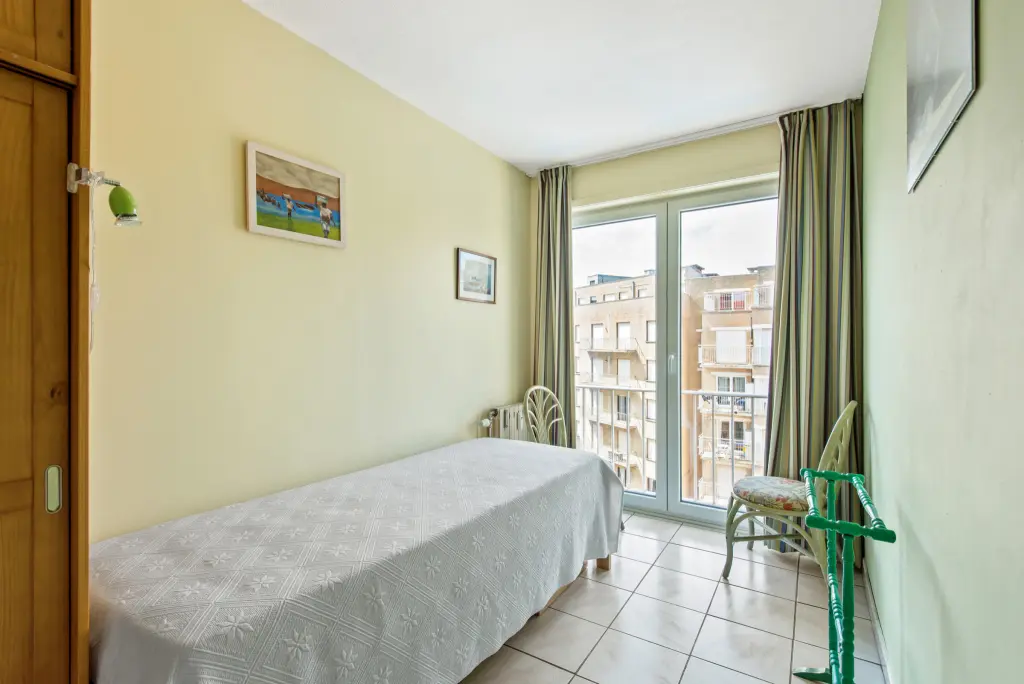 à LOUER Appartement 3 chambres- belle vue latérale sur mer 