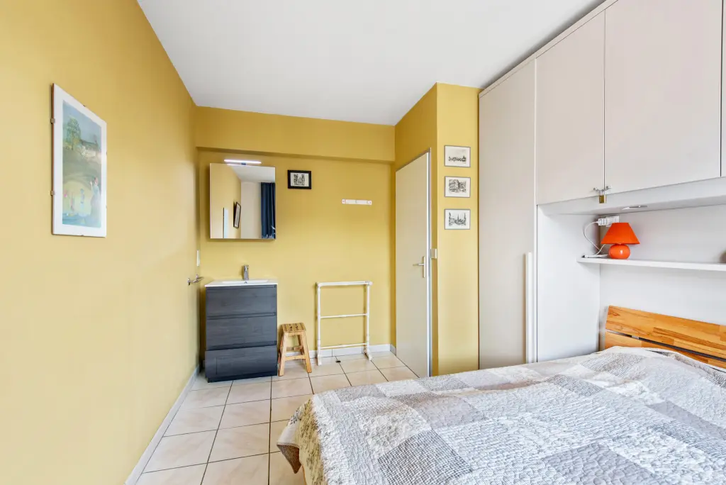 à LOUER Appartement 3 chambres- belle vue latérale sur mer 