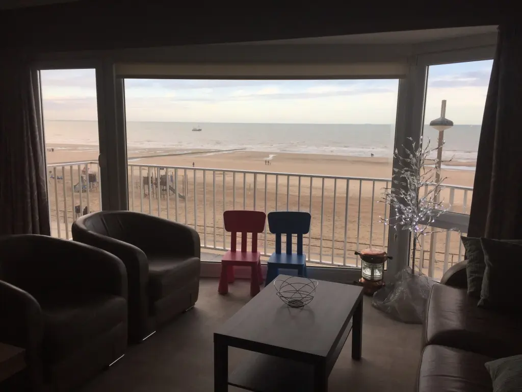 Mooi appartement met zeezicht en strandcabine nabij het casino