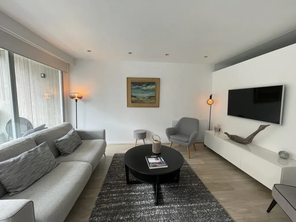 Plage:Appartement de standing avec terrasse 1 chambre à 200 m de la plage et de ses commerces