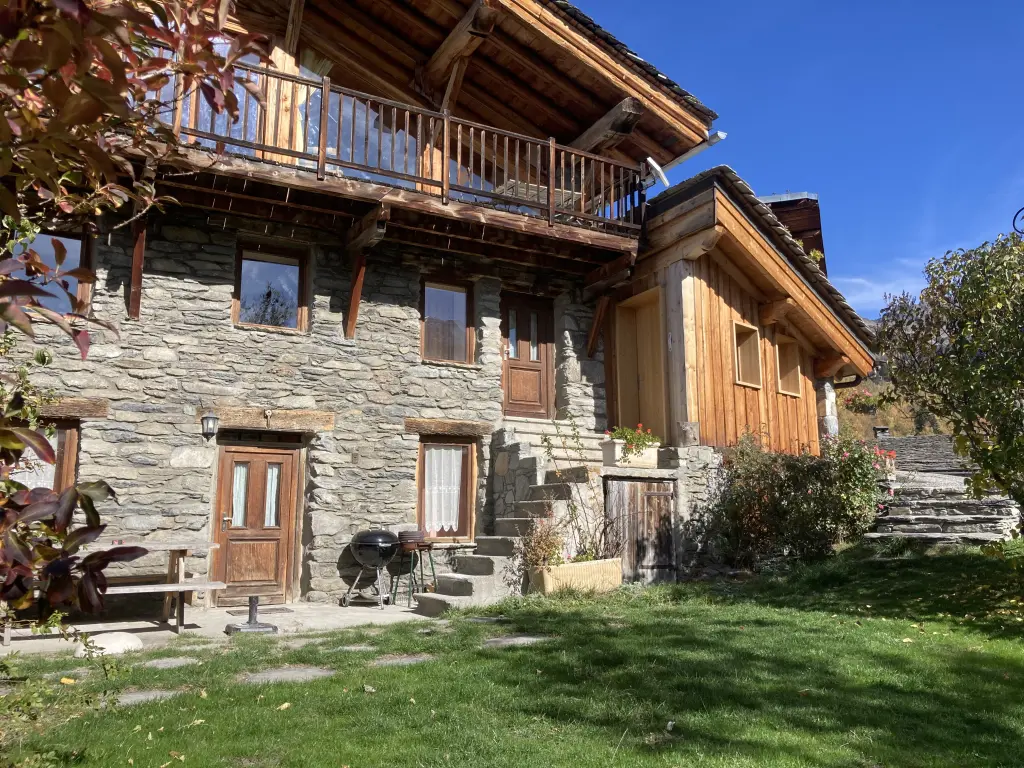 Grand beau chalet 22p. Jardin, Sauna, parking Vue plein sud