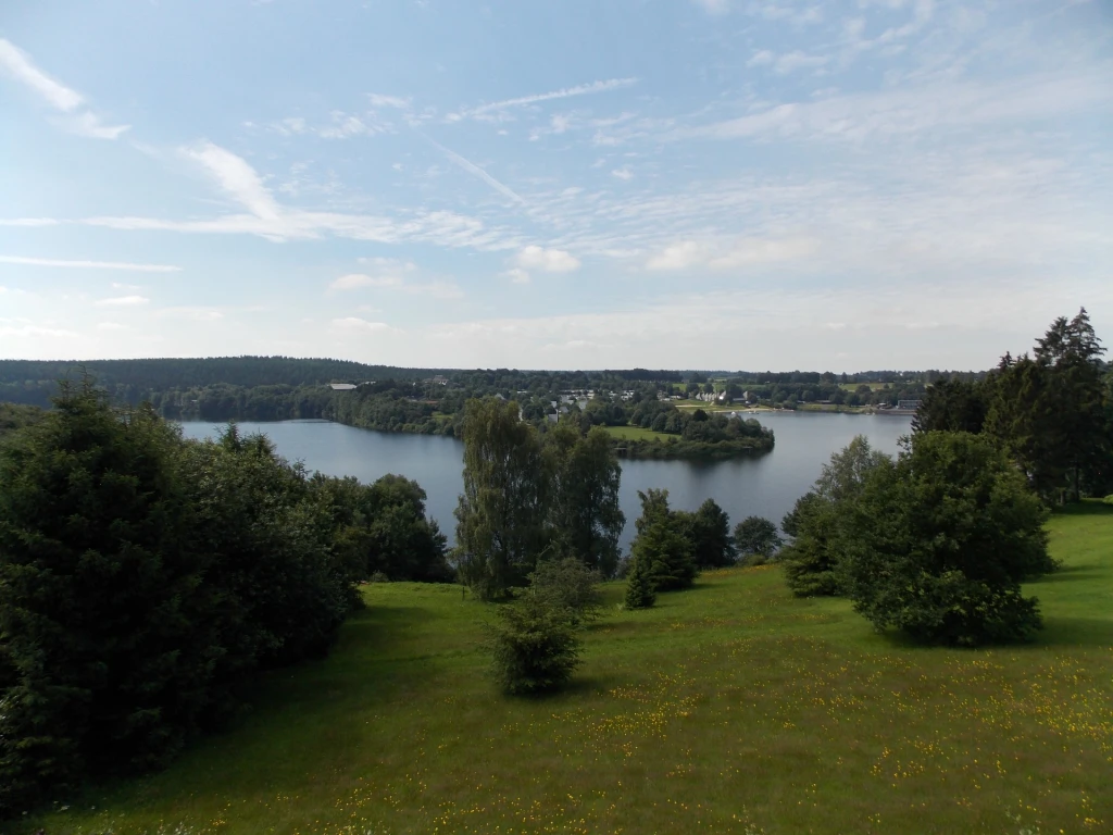 Maison de vacances très calme avec vue sur le lac    cote  sud