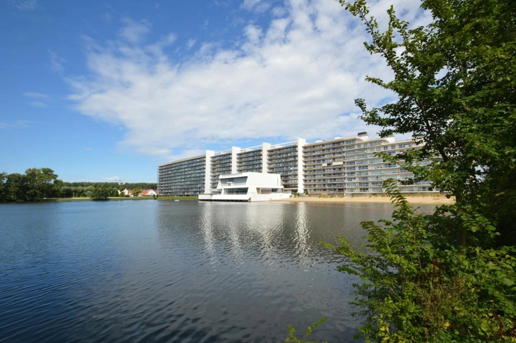 Appartement (rez) avec accès piscine couverte